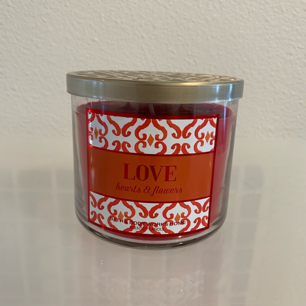 Bath and body work’s Candle in LOVE